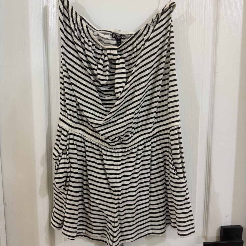 Express women’s romper, size L